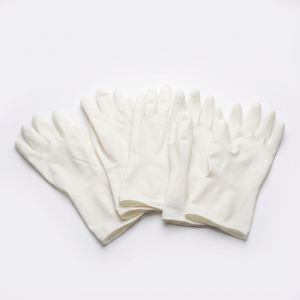 قفازات لاتكس بيضاء